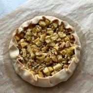 Галета с яблоками и грецким орехом