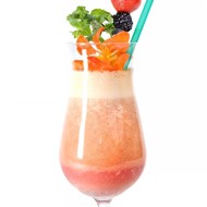 Газированный клюквенный напиток с шампанским