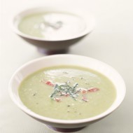 Гороховый суп с ветчиной и петрушкой