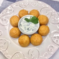 Гороховые крокеты с сыром, мацони и кинзой