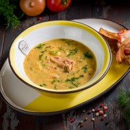Гороховый суп с копчеными ребрами