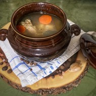 Горшочки с бараниной и горохом в духовке