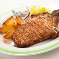 Говядина под корочкой из апельсиновой цедры и фенхеля