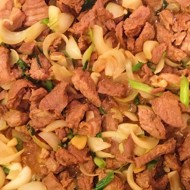 Говядина с луком в китайском стиле