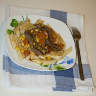 Говядина с морковью и кукурузой