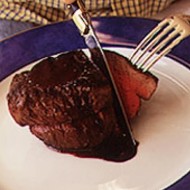 Говяжье филе под винным соусом