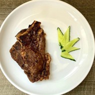 Говяжий край с базиликом и розмарином