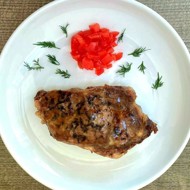 Говяжий край с греческим йогуртом и чабером