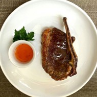 Говяжий край со сладким соусом чили