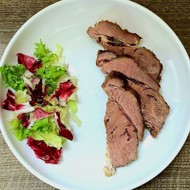 Говяжья шея с орегано и базиликом