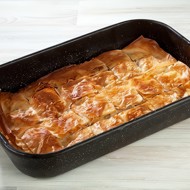 Греческий пирог с тыквой, фетой и шалфеем (Kolokithopita)