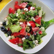 Греческий салат с сухариками