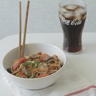 Гречневая лапша с говядиной и овощами