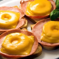 Гренки с ананасом