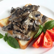 Грибы в сливочном соусе с шалфеем