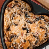 Грибная фриттата с шалфеем и пармезаном