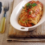 Грудка цыпленка, фаршированная миндалем и курагой