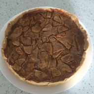 Грушевый пирог с медово-лимонной пряной заливкой