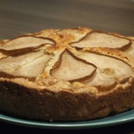 Грушевый пирог с миндалем