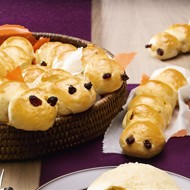 Гусеницы с изюмом