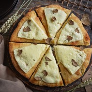 Хачапури с черным трюфелем