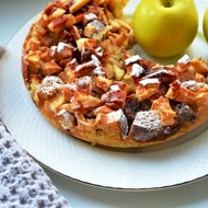 Хлебный пудинг из фруктов и черствого хлеба