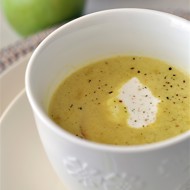 Хлебный суп с яблоками