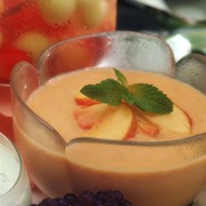 Холодный сладкий суп с нектаринами