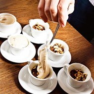 Холодно-горячий шоколадный кекс-пудинг