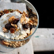 Хрустящая гранола с кремом из кешью