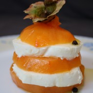 Хурма с моцареллой