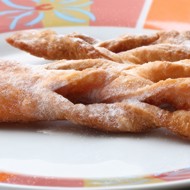 Хворост с коньяком на сметане