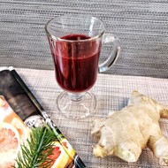 Имбирный ягодный морс с розовым перцем