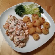 Индейка в горшочке со сметаной и персиками