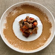 Индейка с черносливом и корицей в духовке