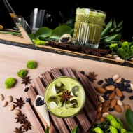 Индийский кофе с фисташками и пряностями