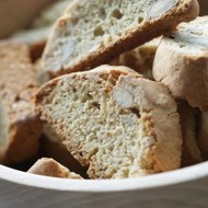 Итальянское печенье «Бискотти» с орехами и лимоном