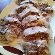 Яблочный штрудель с грецкими орехами