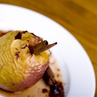 Яблоки с корицей