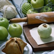 Яблоки в слоеном тесте