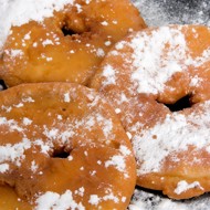 Яблоки в тесте с ромом