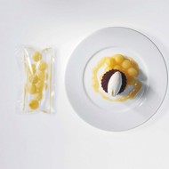 Яблоки в вине с яблочным бисквитом