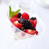 Ягоды с английским кремом