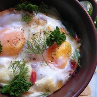 Яйца-кокот с беконом