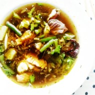 Японский суп с лососем и зеленью