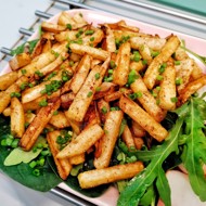 Корень сельдерея, жаренный с паприкой