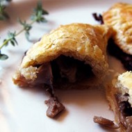 Эмпанада с шампиньонами