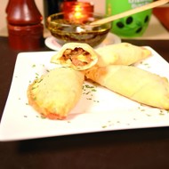 Эмпанадас с яйцами, ветчиной, оливками и чеддером