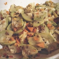 Кабачки, тушенные в пароварке