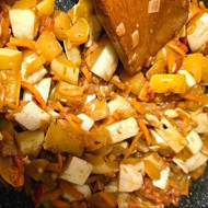 Кабачки, тушенные с овощами